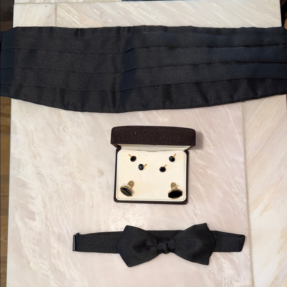 Elegant Black Bow Tie and Cummerbund Set with Cufflinks